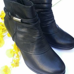Yuu Ryker Womens Bootie size 9